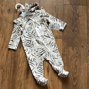 NWT Jessica Simpson footie